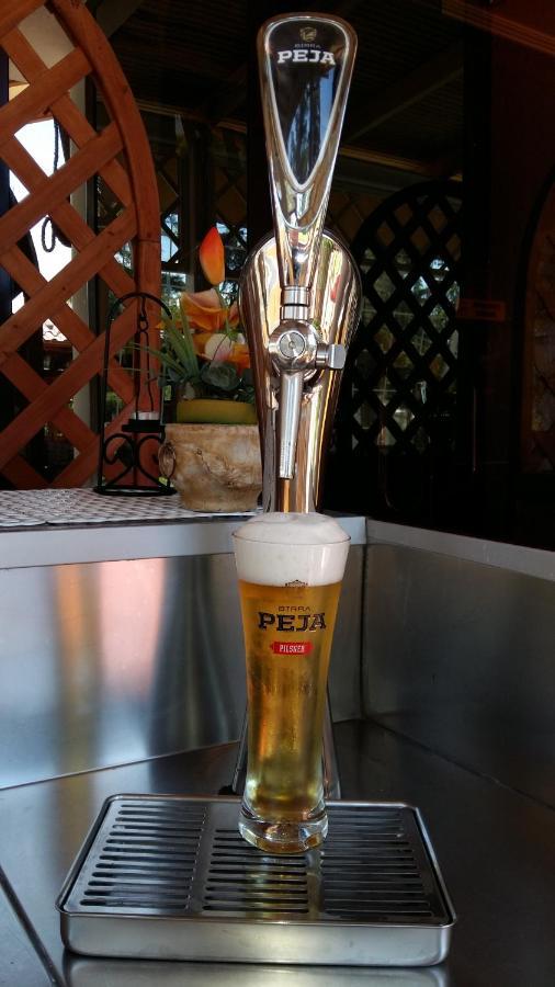德睿尼酒店 Rrashbull 外观 照片